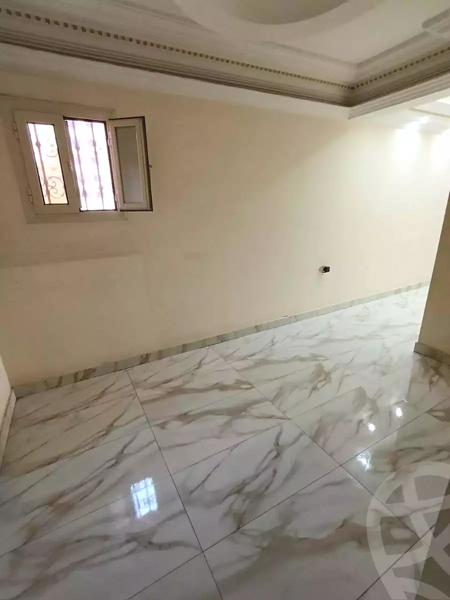 https://aqarmap.com.eg/ar/listing/7112880-for-sale-cairo-helwan-ahmed-enci-st
