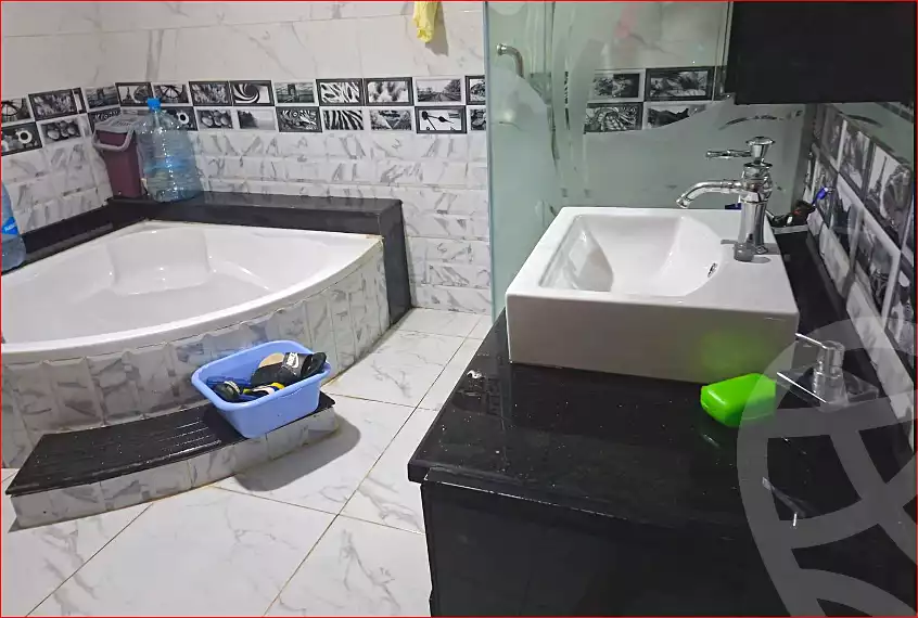 https://aqarmap.com.eg/ar/listing/7113213-for-sale-cairo-helwan-mahmoud-khater-st