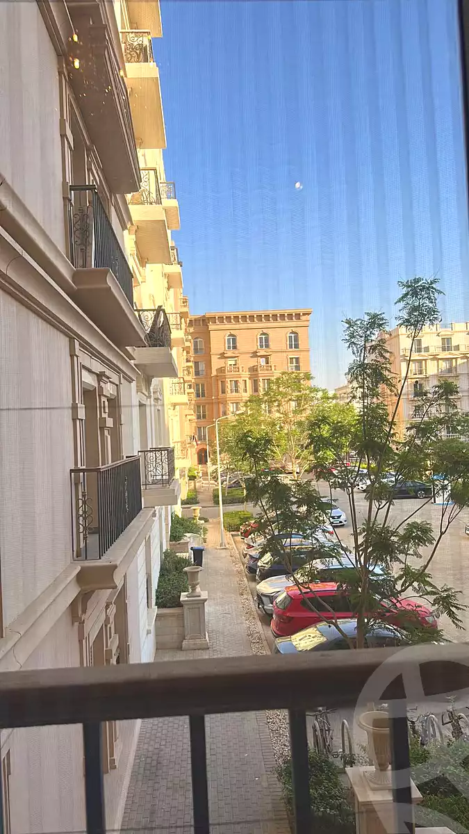 https://aqarmap.com.eg/ar/listing/7114781-for-sale-cairo-new-cairo-compounds-hyde-park-centre-ville-hyde-park
