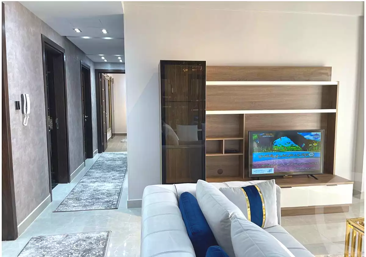 https://aqarmap.com.eg/ar/listing/7114781-for-sale-cairo-new-cairo-compounds-hyde-park-centre-ville-hyde-park