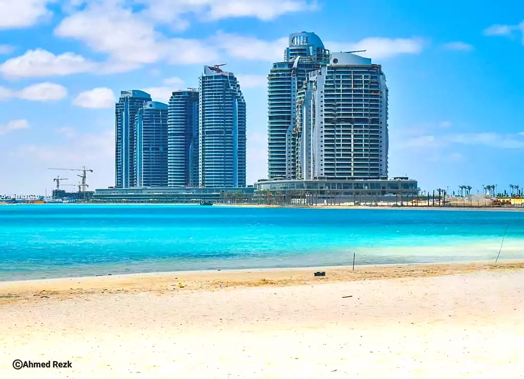 https://aqarmap.com.eg/ar/listing/7114774-for-sale-north-coast-new-alamein-mntj-t-l-lmyn-ljdyd-beachfront-tower-city-edge
