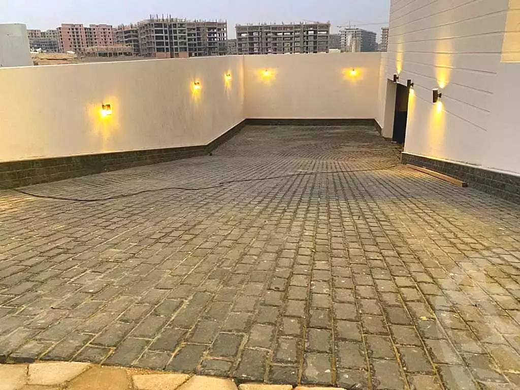 https://aqarmap.com.eg/en/listing/7115020-for-sale-cairo-new-administrative-capital-r7-oia