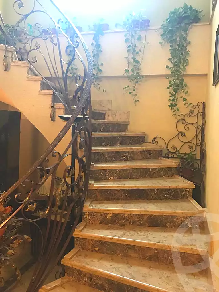 https://aqarmap.com.eg/ar/listing/7115653-for-sale-cairo-new-cairo-ganob-el-akadamiya-south-academy-d-khaled-ibn-el-waleed-st