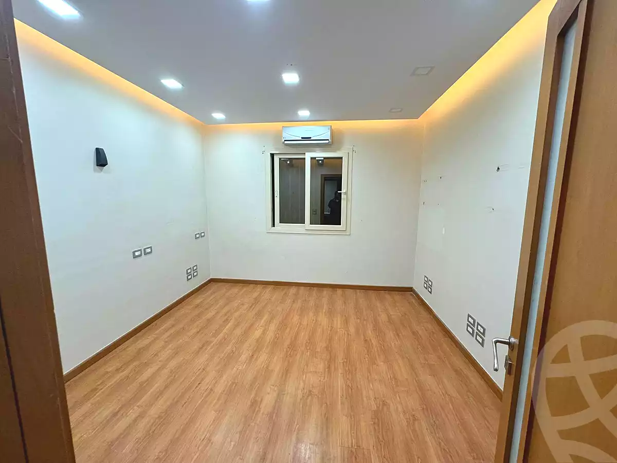 https://aqarmap.com.eg/ar/listing/7115664-for-sale-cairo-new-cairo-ganob-el-akadamiya-south-academy-z