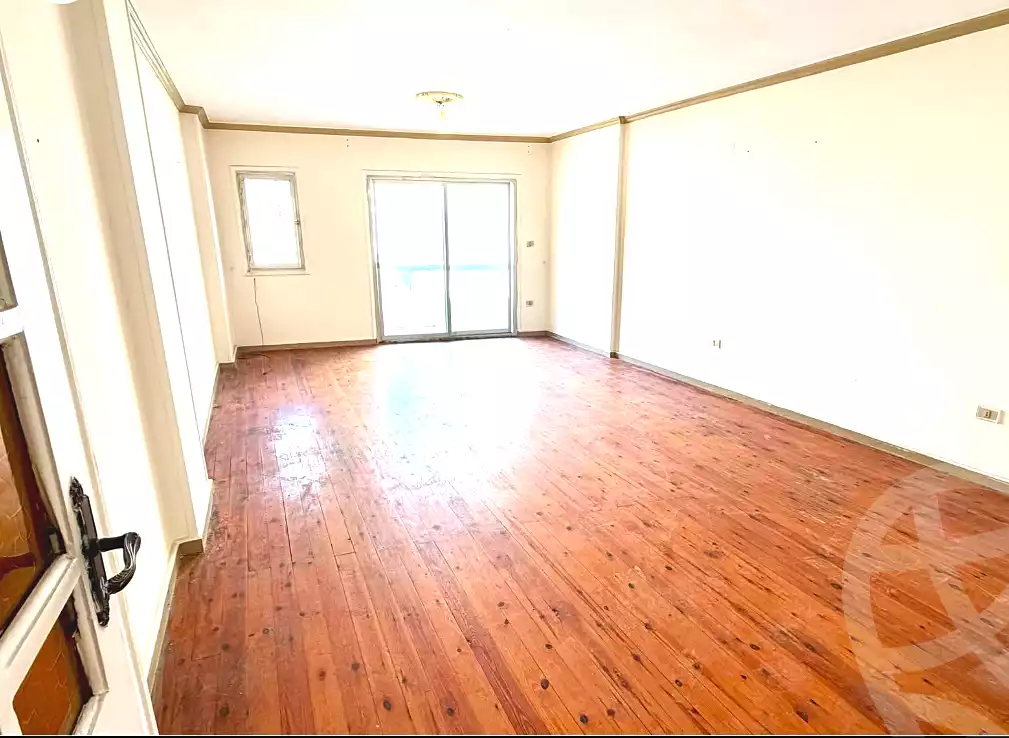 https://aqarmap.com.eg/ar/listing/7115803-for-rent-alexandria-ganaklis