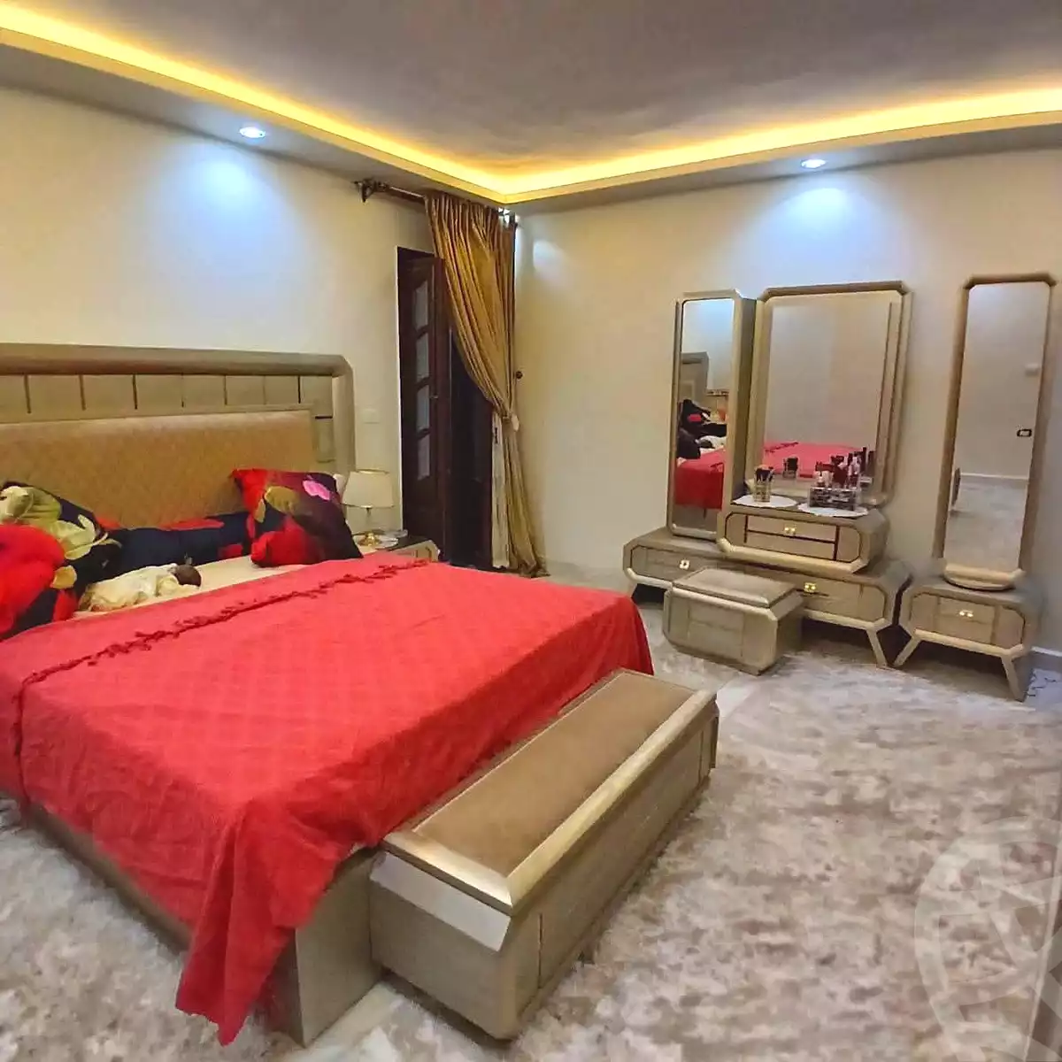 https://aqarmap.com.eg/ar/listing/7116420-for-sale-alexandria-al-agamy-lbytsh-el-hanafeya-st