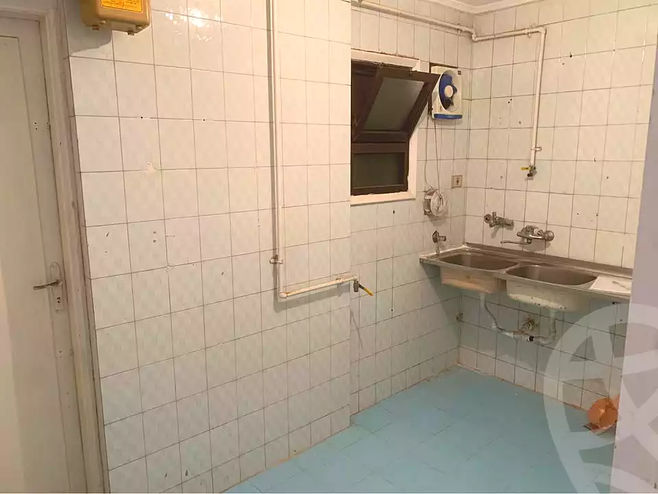 https://aqarmap.com.eg/ar/listing/7118844-for-rent-alexandria-ganaklis
