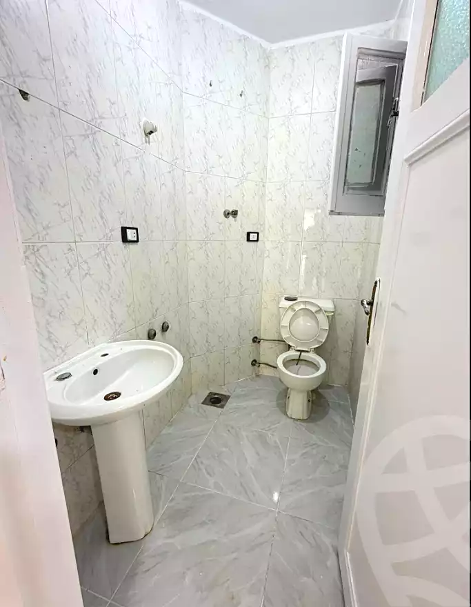 https://aqarmap.com.eg/ar/listing/7121093-for-sale-alexandria-al-agamy-shataa-el-nakheel