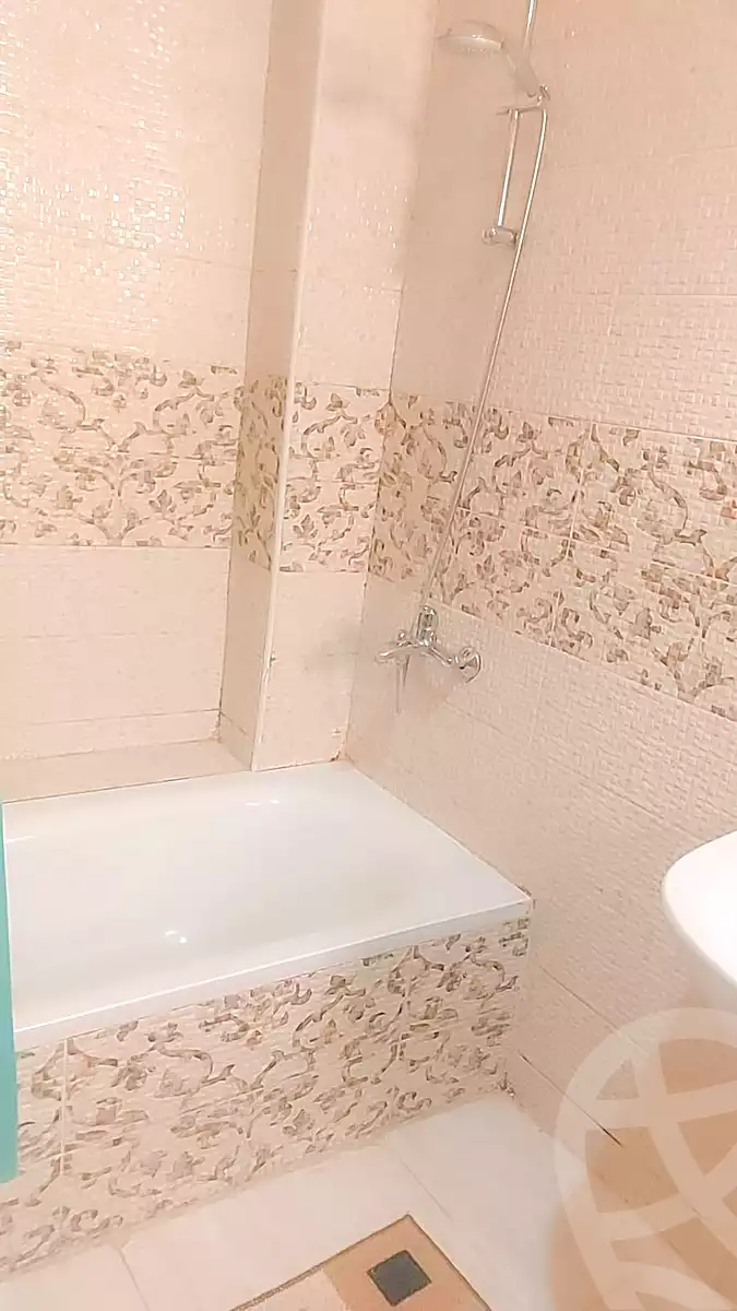 https://aqarmap.com.eg/ar/listing/7122033-for-rent-cairo-new-cairo-el-yassamin-el-yasmeen-8