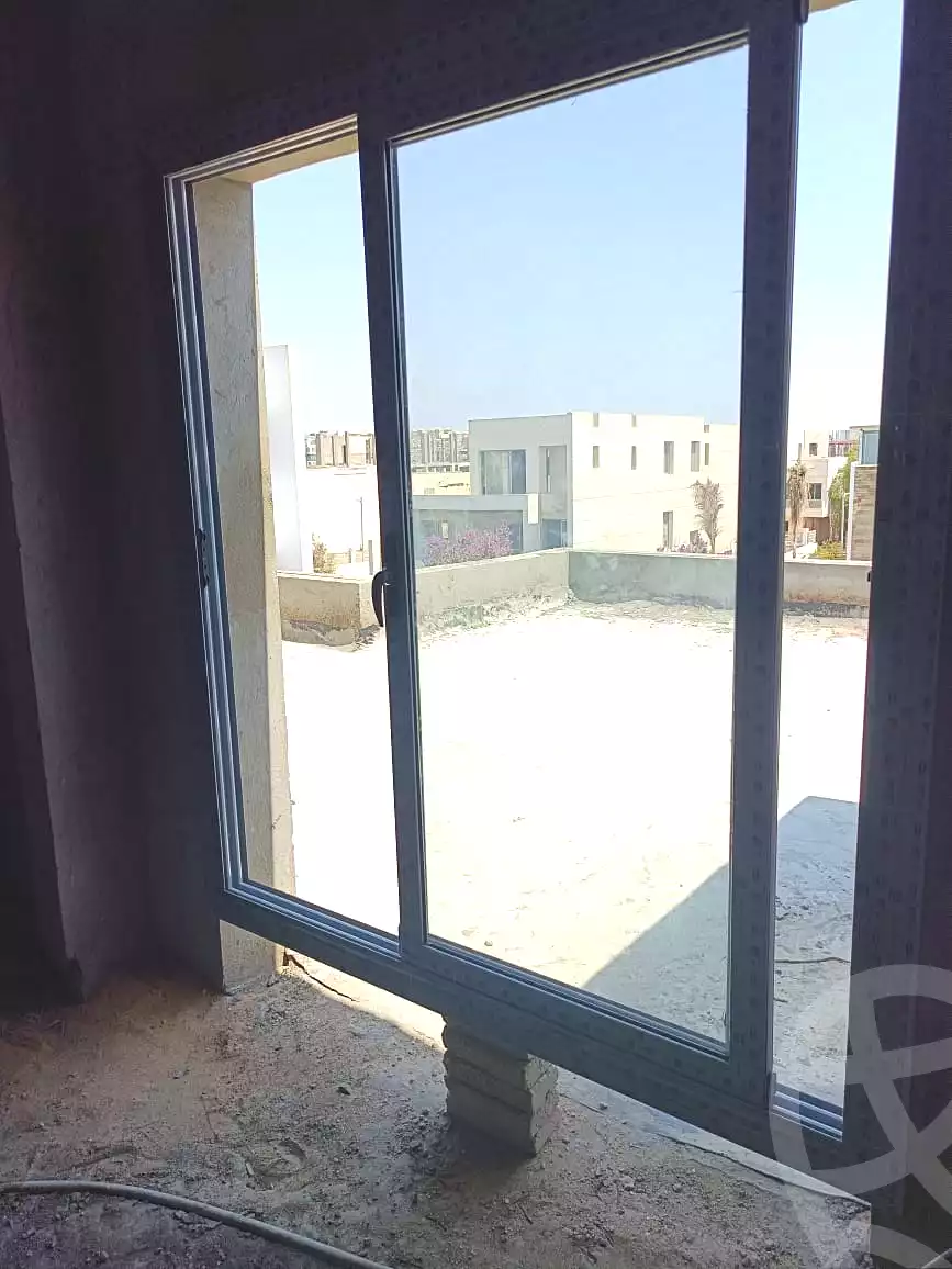 https://aqarmap.com.eg/ar/listing/7122233-for-sale-cairo-el-sheikh-zayed-city-compounds-etapa-square-mall-city-edge