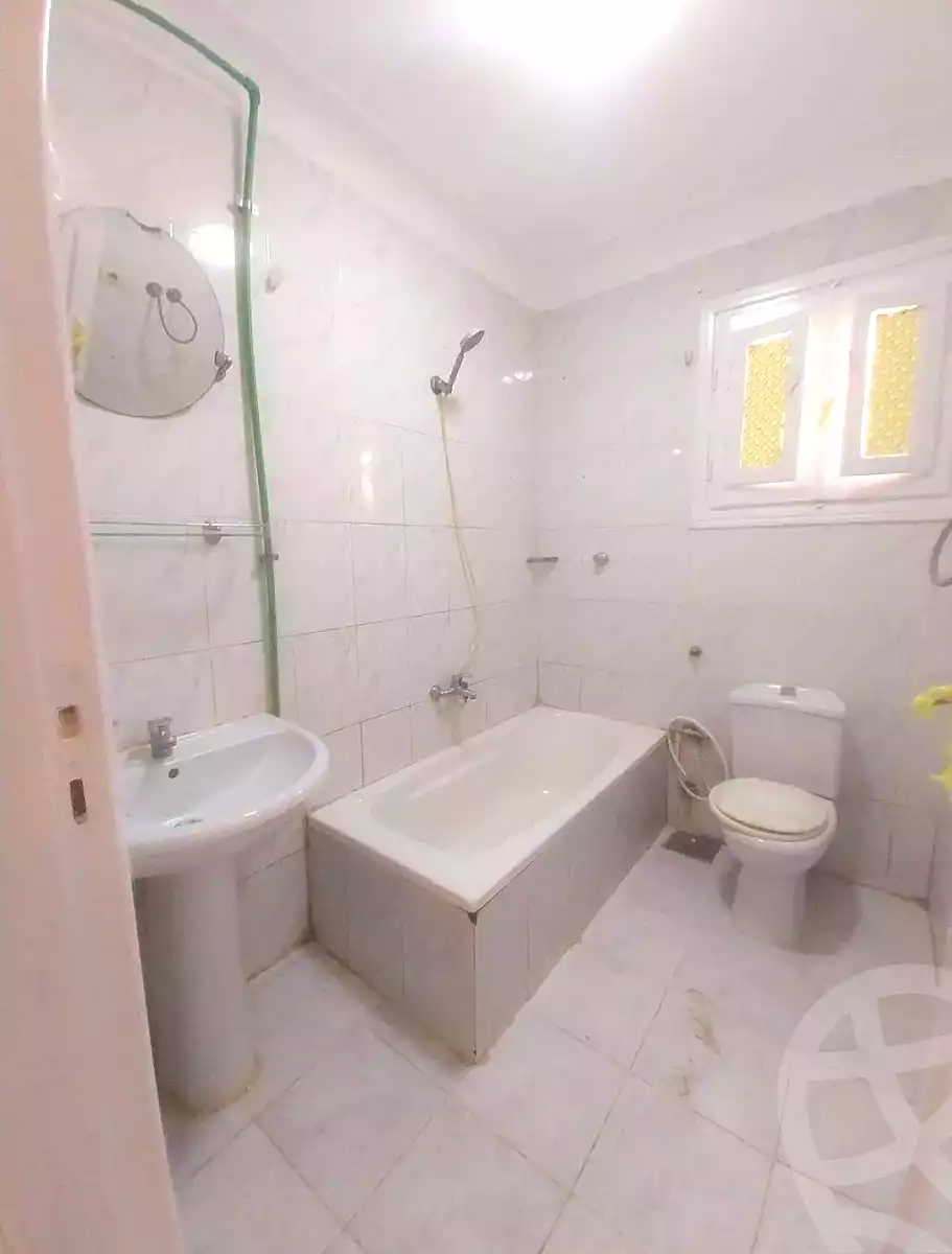 https://aqarmap.com.eg/ar/listing/7122275-for-sale-alexandria-al-agamy-shataa-el-nakheel
