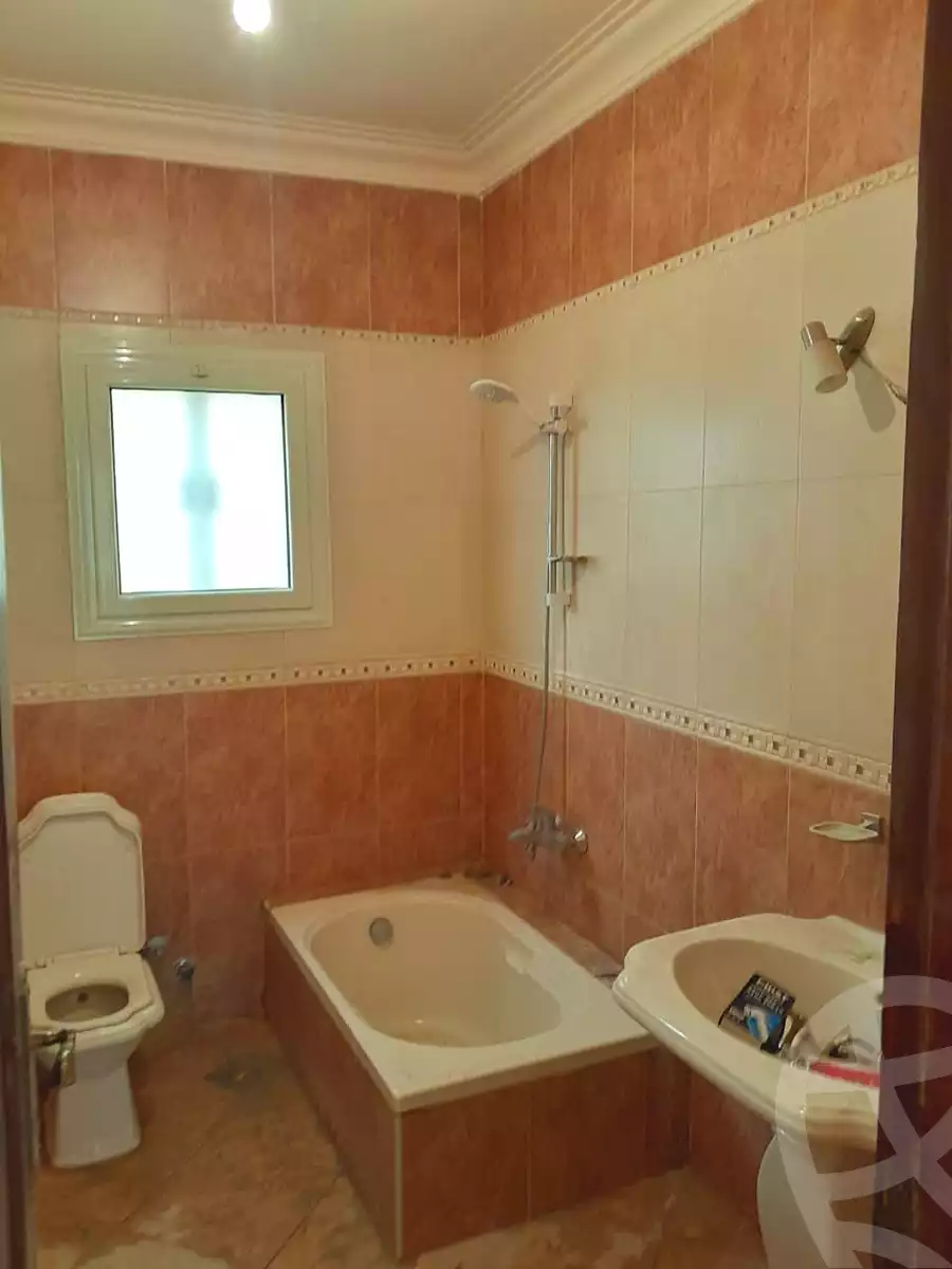 https://aqarmap.com.eg/ar/listing/7122359-for-sale-cairo-new-cairo-el-ahyaa-first-neighborhood-street-1