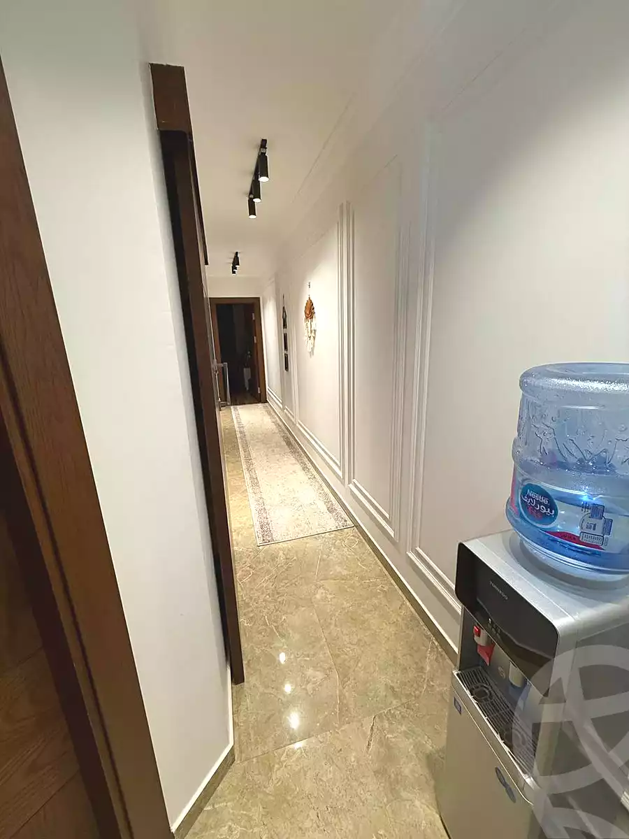 https://aqarmap.com.eg/ar/listing/7122985-for-sale-cairo-new-cairo-compounds-mountain-view-hyde-park