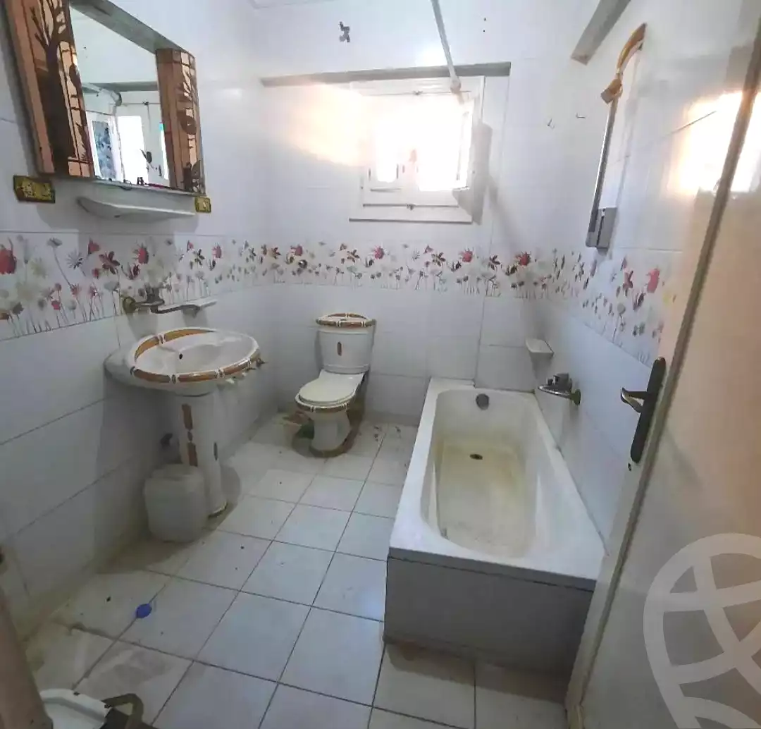 https://aqarmap.com.eg/ar/listing/7124169-for-sale-alexandria-al-agamy-el-hanouvel-al-asdakaa-st