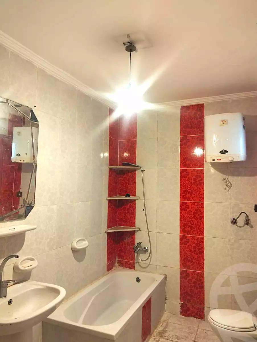 https://aqarmap.com.eg/en/listing/7124888-for-sale-alexandria-ganaklis