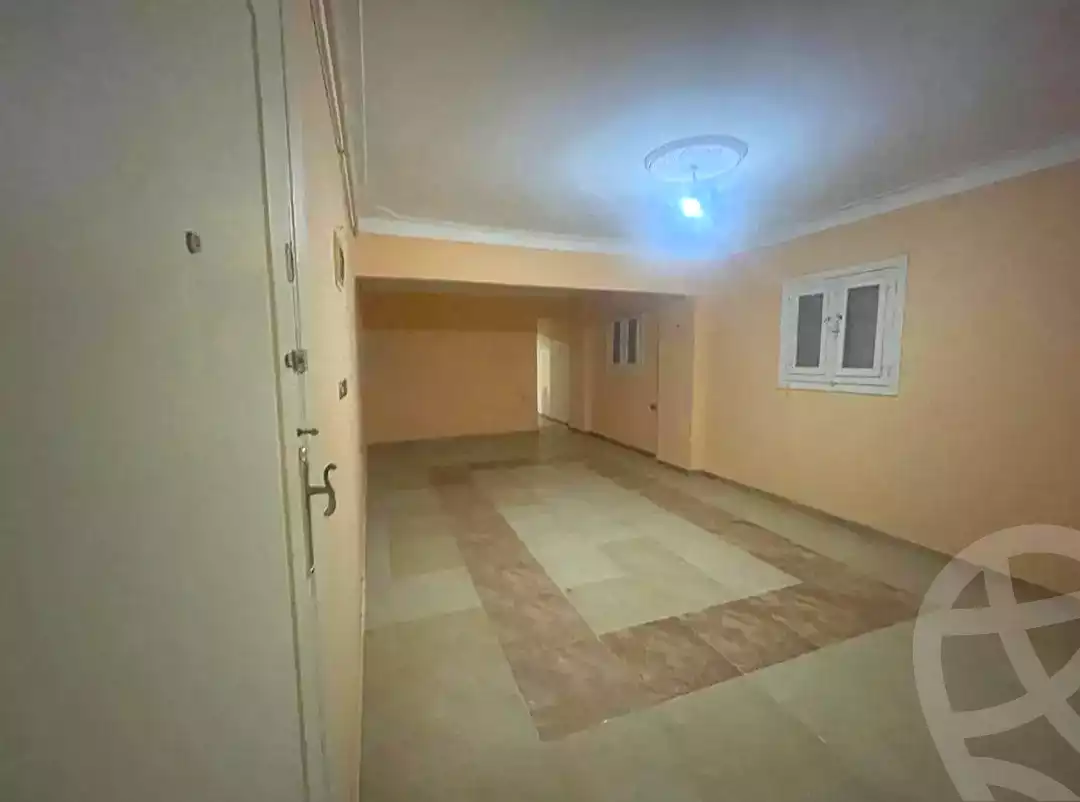 https://aqarmap.com.eg/en/listing/7125406-for-rent-alexandria-ganaklis-shr-mrtdy-bsh