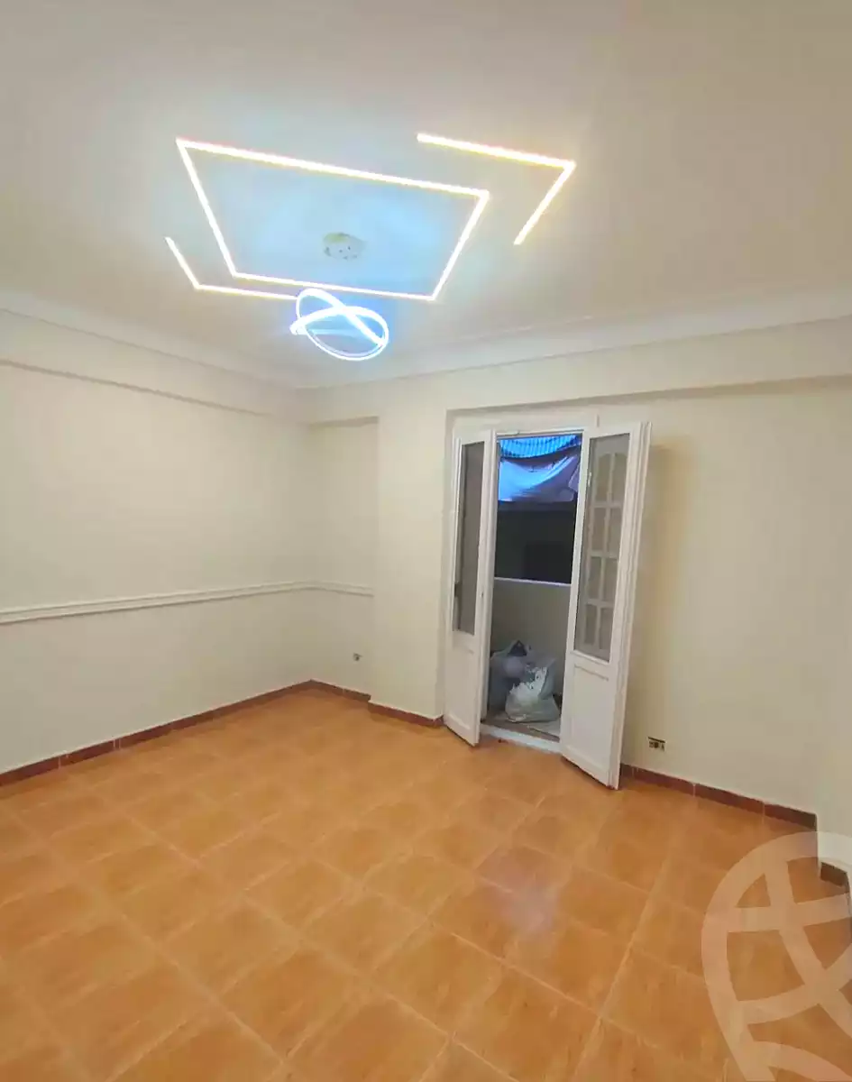 https://aqarmap.com.eg/ar/listing/7125591-for-sale-alexandria-lsywf-el-falki