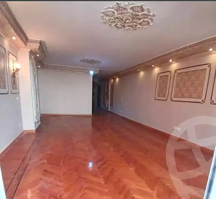 https://aqarmap.com.eg/ar/listing/7125826-for-rent-alexandria-glim