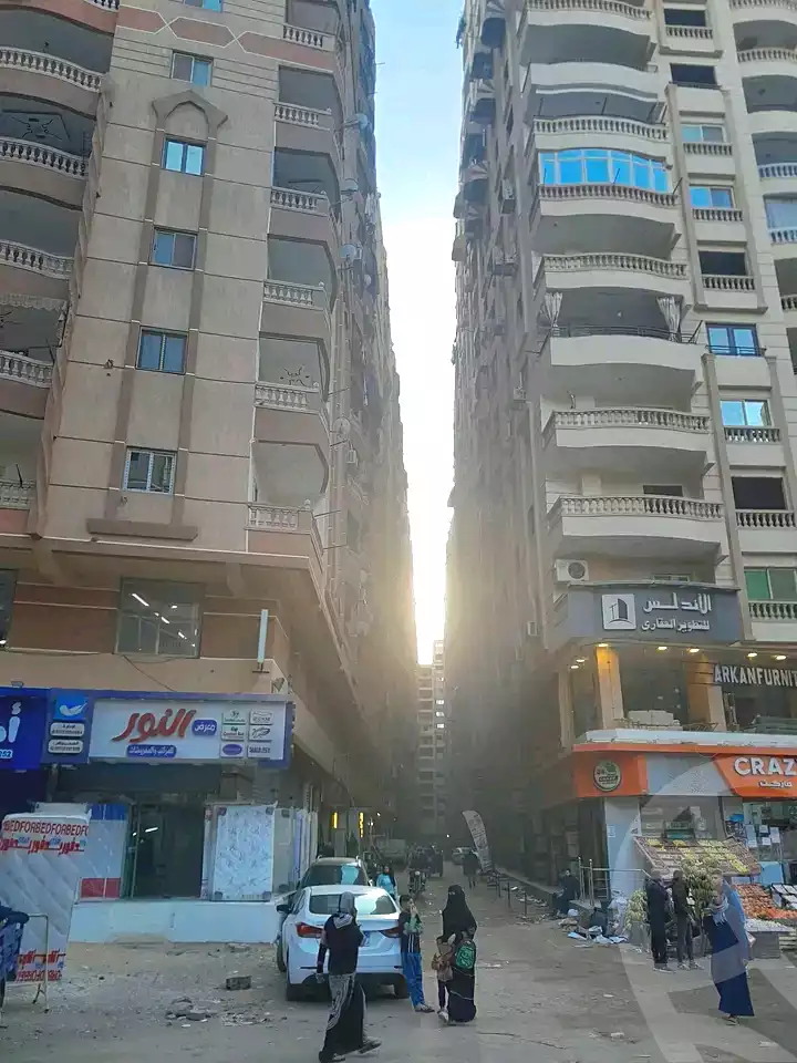 https://aqarmap.com.eg/ar/listing/7126662-for-sale-cairo-madinat-el-salam-100-st