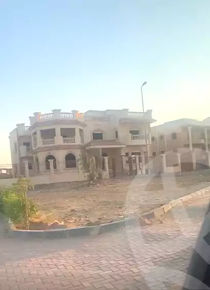 https://aqarmap.com.eg/en/listing/7126803-for-sale-cairo-el-sheikh-zayed-city-el-hay-eltaseaa-lhy-lts