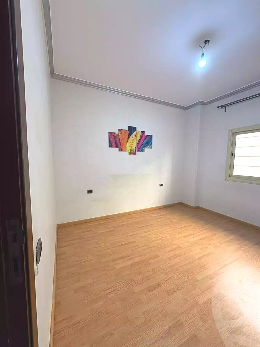 https://aqarmap.com.eg/ar/listing/7128437-for-sale-cairo-new-cairo-ganob-el-akadamiya-south-academy-a-zaid-ebn-haretha-st