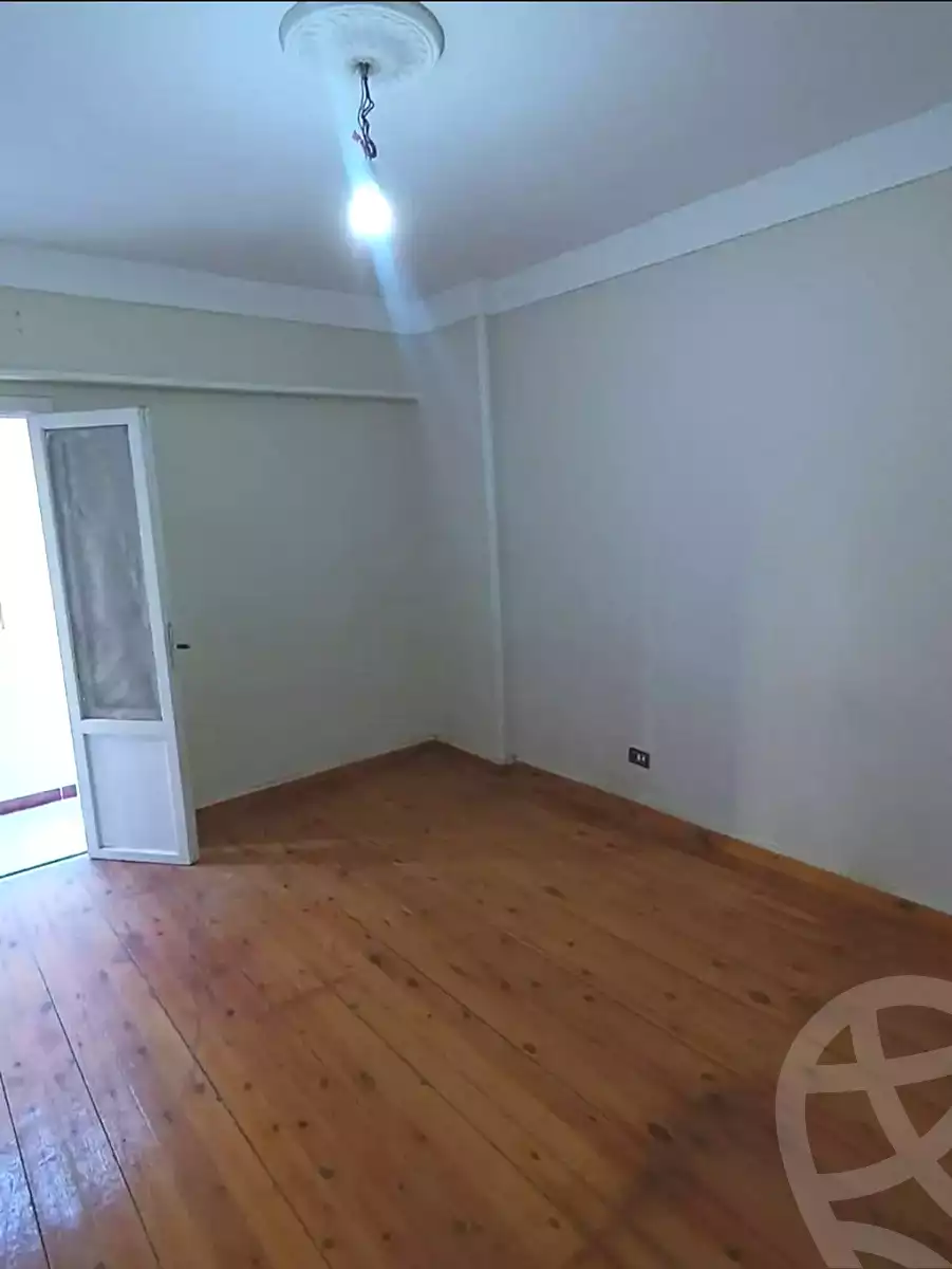 https://aqarmap.com.eg/ar/listing/7128440-for-sale-alexandria-ganaklis