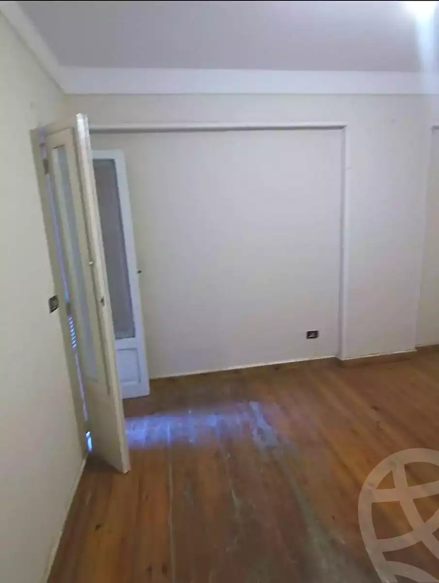 https://aqarmap.com.eg/ar/listing/7128440-for-sale-alexandria-ganaklis