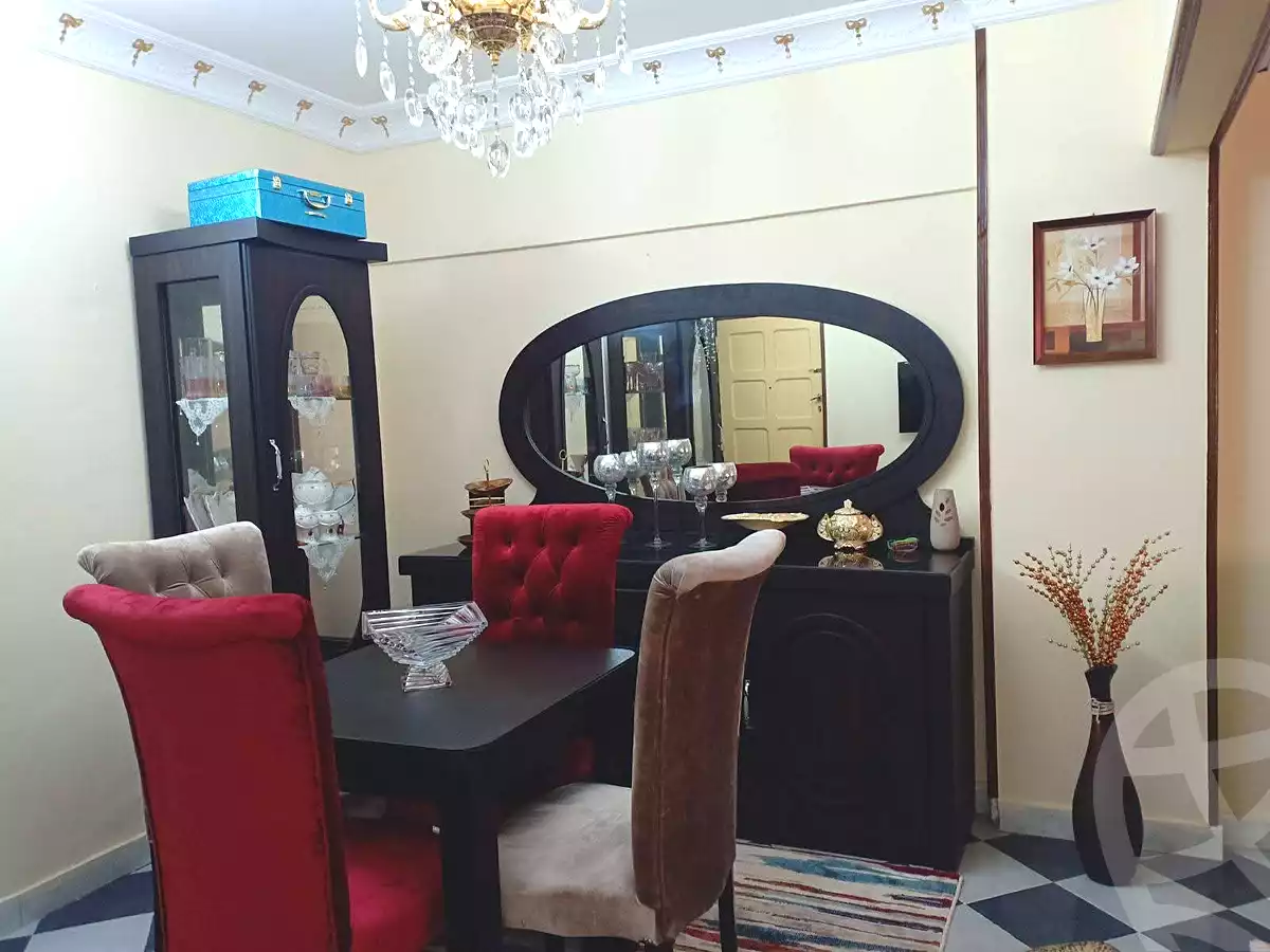 https://aqarmap.com.eg/en/listing/7129498-for-sale-cairo-helwan-helwan-el-sharkeya-mostafa-safwat-st