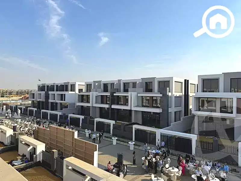 https://aqarmap.com.eg/ar/listing/7129882-for-sale-cairo-new-cairo-compounds-el-patio-town-compound-la-vista