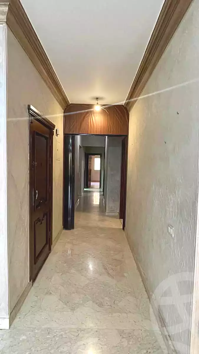 https://aqarmap.com.eg/ar/listing/7129981-for-sale-cairo-new-cairo-ganob-el-akadamiya-south-academy-a-el-shaheed-atef-el-sadat-st