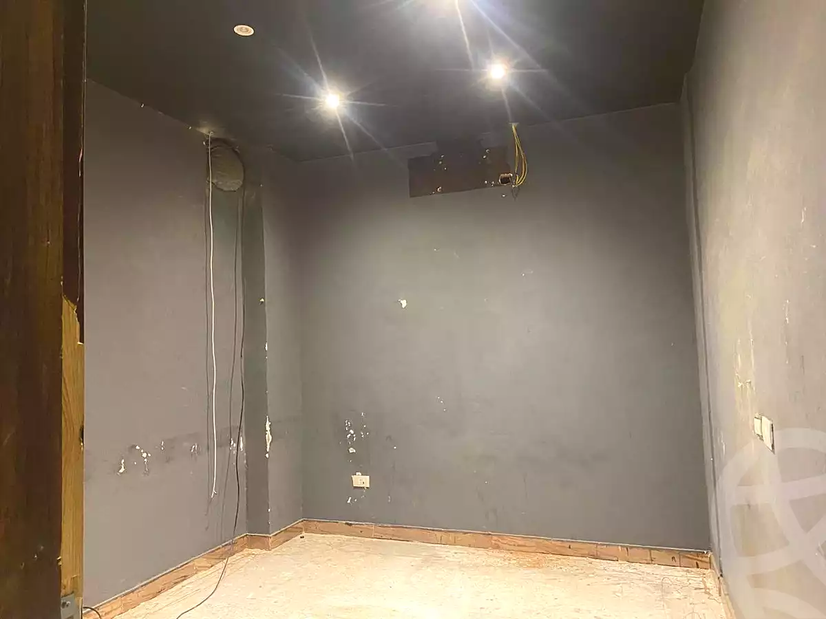 https://aqarmap.com.eg/en/listing/7130029-for-sale-cairo-new-cairo-first-settlement-mhwr-mstfy-kml