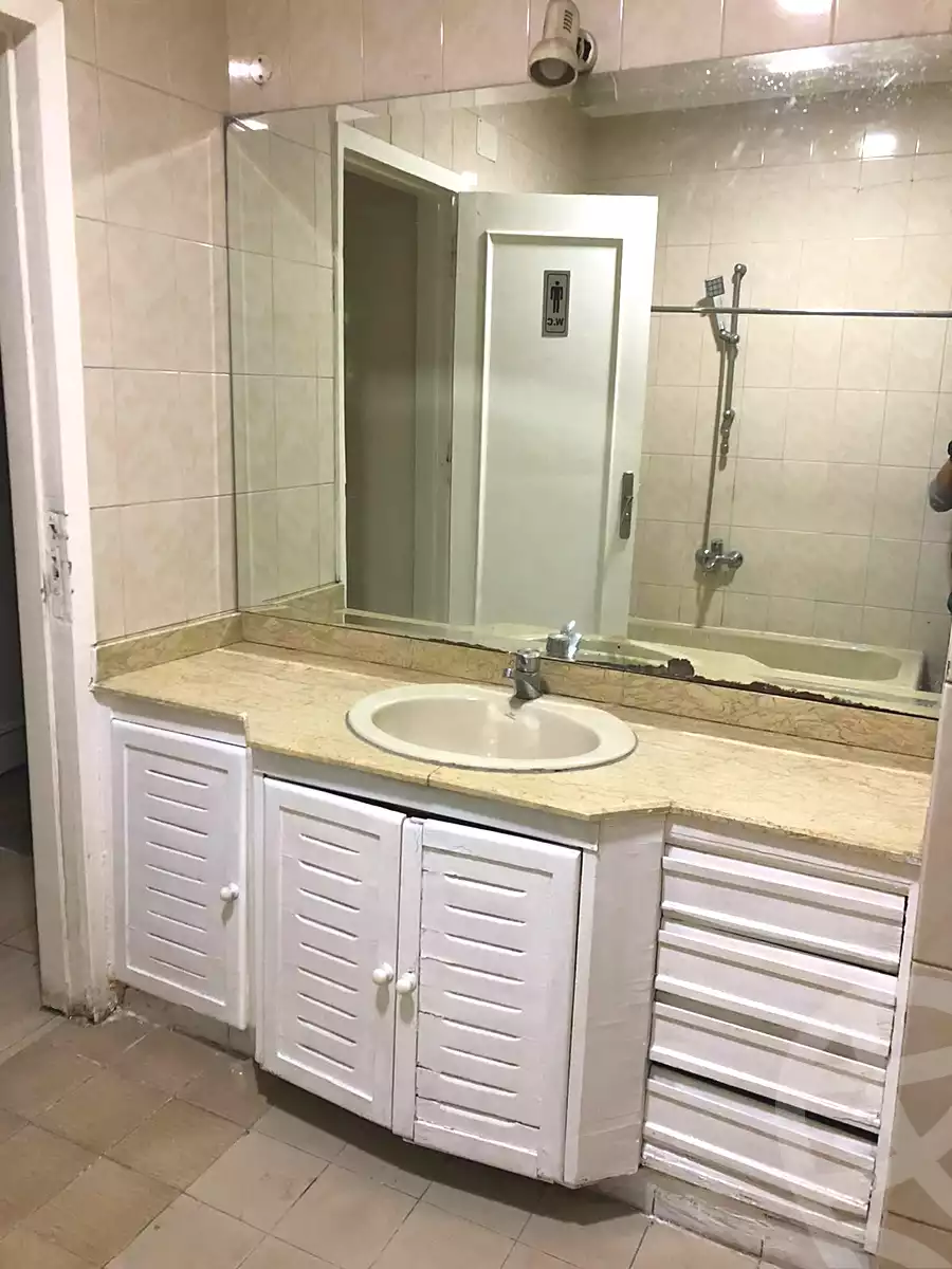 https://aqarmap.com.eg/en/listing/7130739-for-rent-cairo-heliopolis-heliopolis-square-shr-lhjz