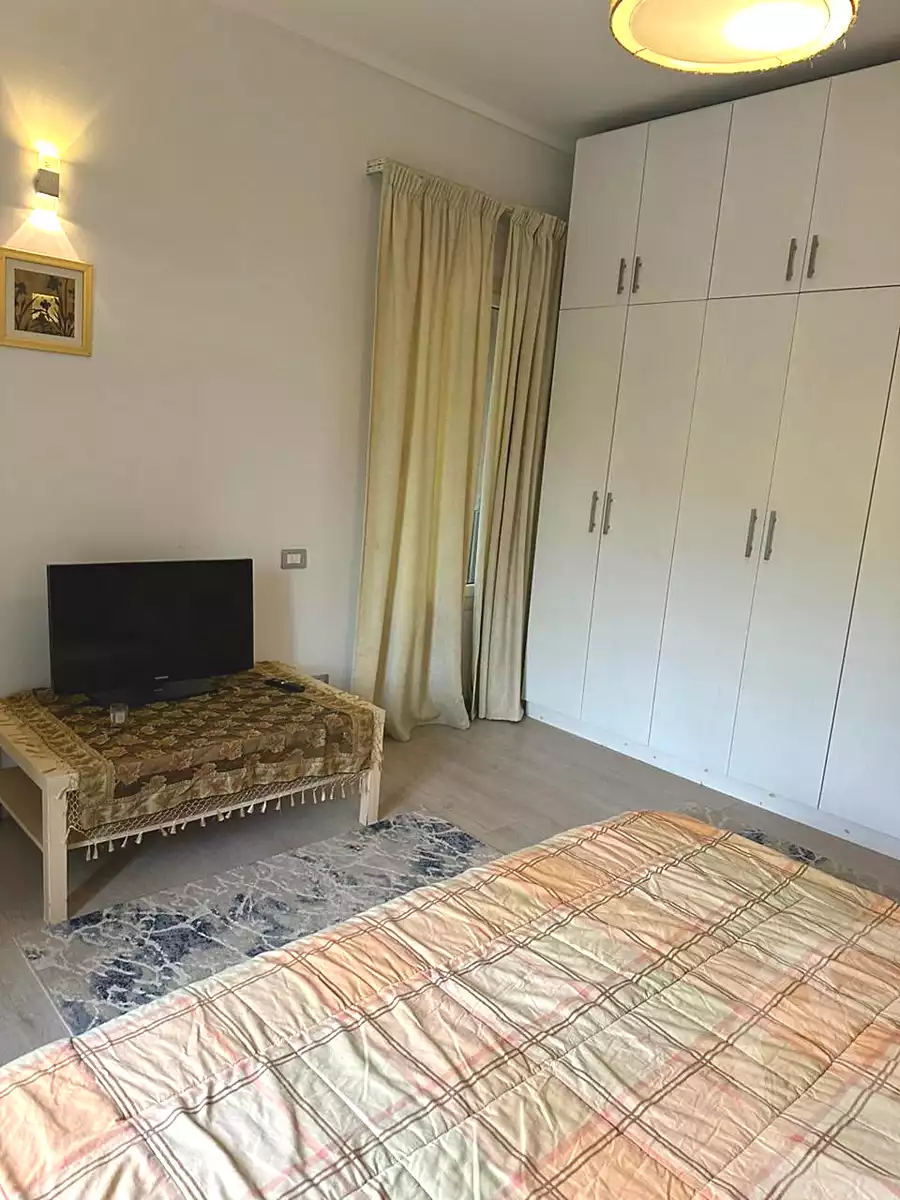 https://aqarmap.com.eg/ar/listing/7131452-for-rent-cairo-new-cairo-compounds-kmbwnd-dh-fyldj-blm-hylz
