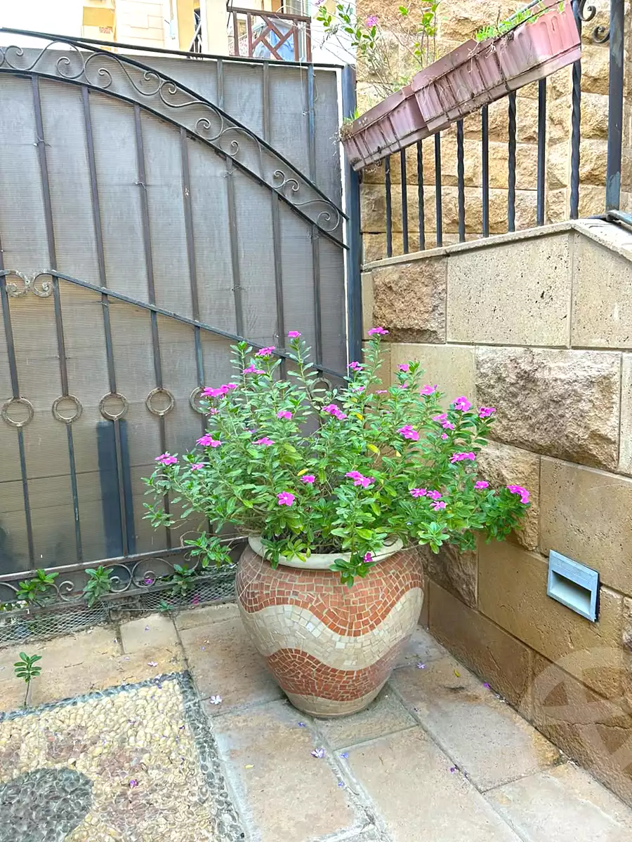 https://aqarmap.com.eg/en/listing/7131664-for-sale-cairo-new-cairo-lrhb-city-phase-4-mostafa-kamel-st
