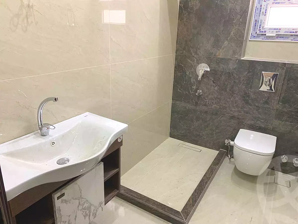 https://aqarmap.com.eg/en/listing/7131711-for-sale-cairo-new-cairo-compounds-kmbwnd-ldf-lwtny