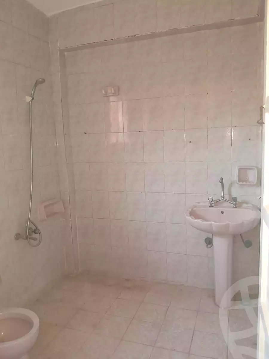https://aqarmap.com.eg/ar/listing/7132124-for-sale-alexandria-al-agamy-el-hanouvel-el-salam-st