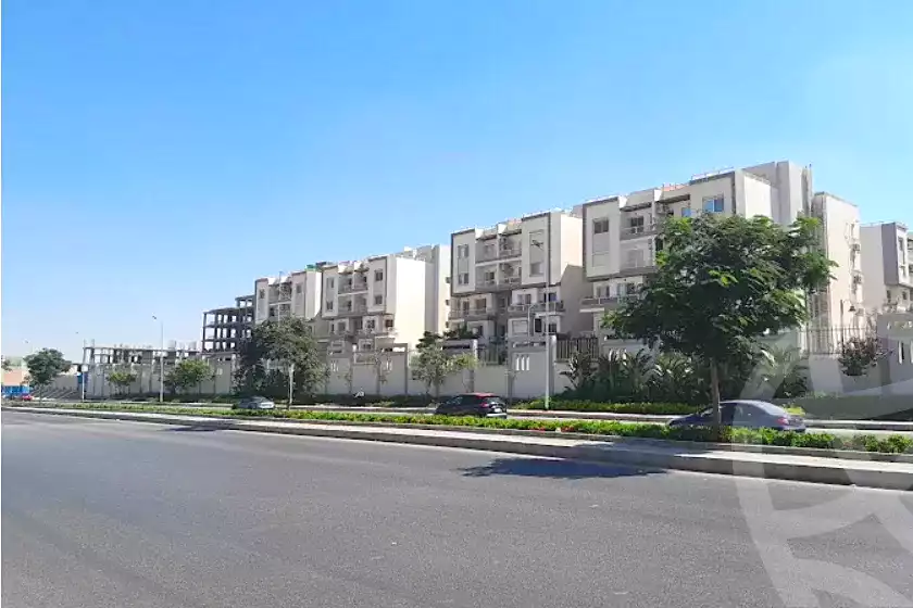 https://aqarmap.com.eg/ar/listing/7132118-for-sale-cairo-new-cairo-compounds-jyd