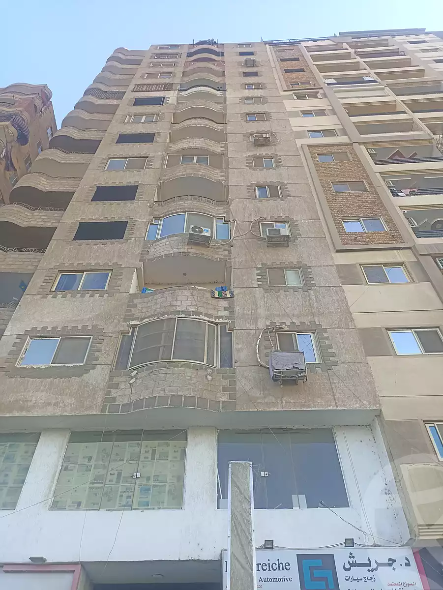 https://aqarmap.com.eg/ar/listing/7132345-for-sale-cairo-helwan-helwan-el-sharkeya-omar-ibn-abd-el-aziz-st