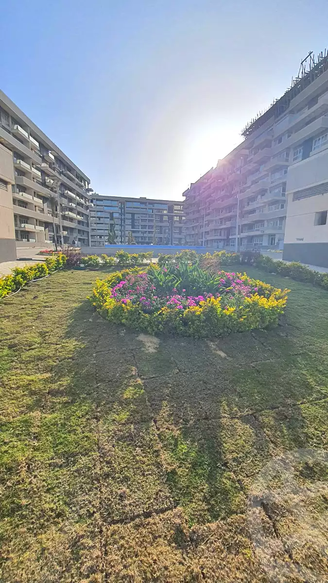 https://aqarmap.com.eg/ar/listing/7134409-for-sale-cairo-new-administrative-capital-r7-scenario