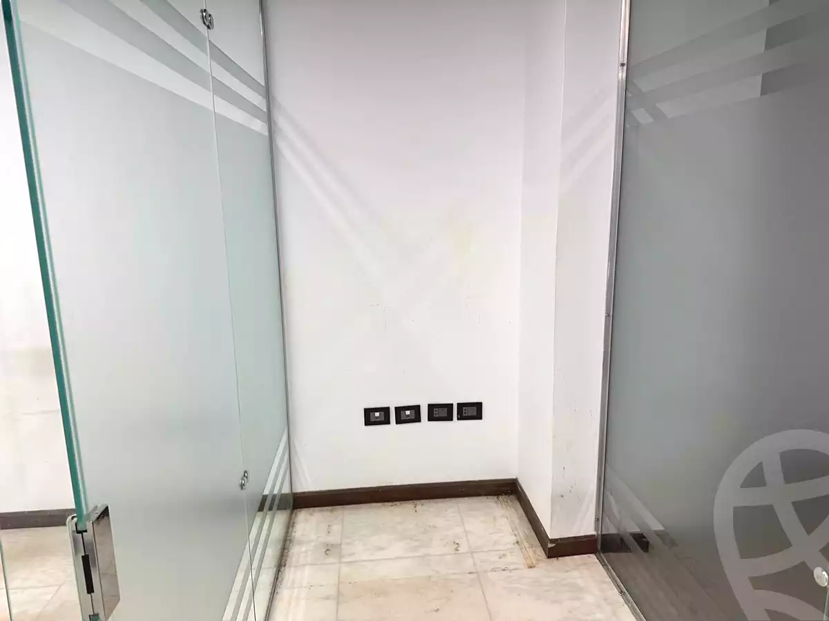 https://aqarmap.com.eg/ar/listing/7135615-for-rent-cairo-new-cairo-compounds-jwr-kwmyrshyl-kwmblks-makeplace