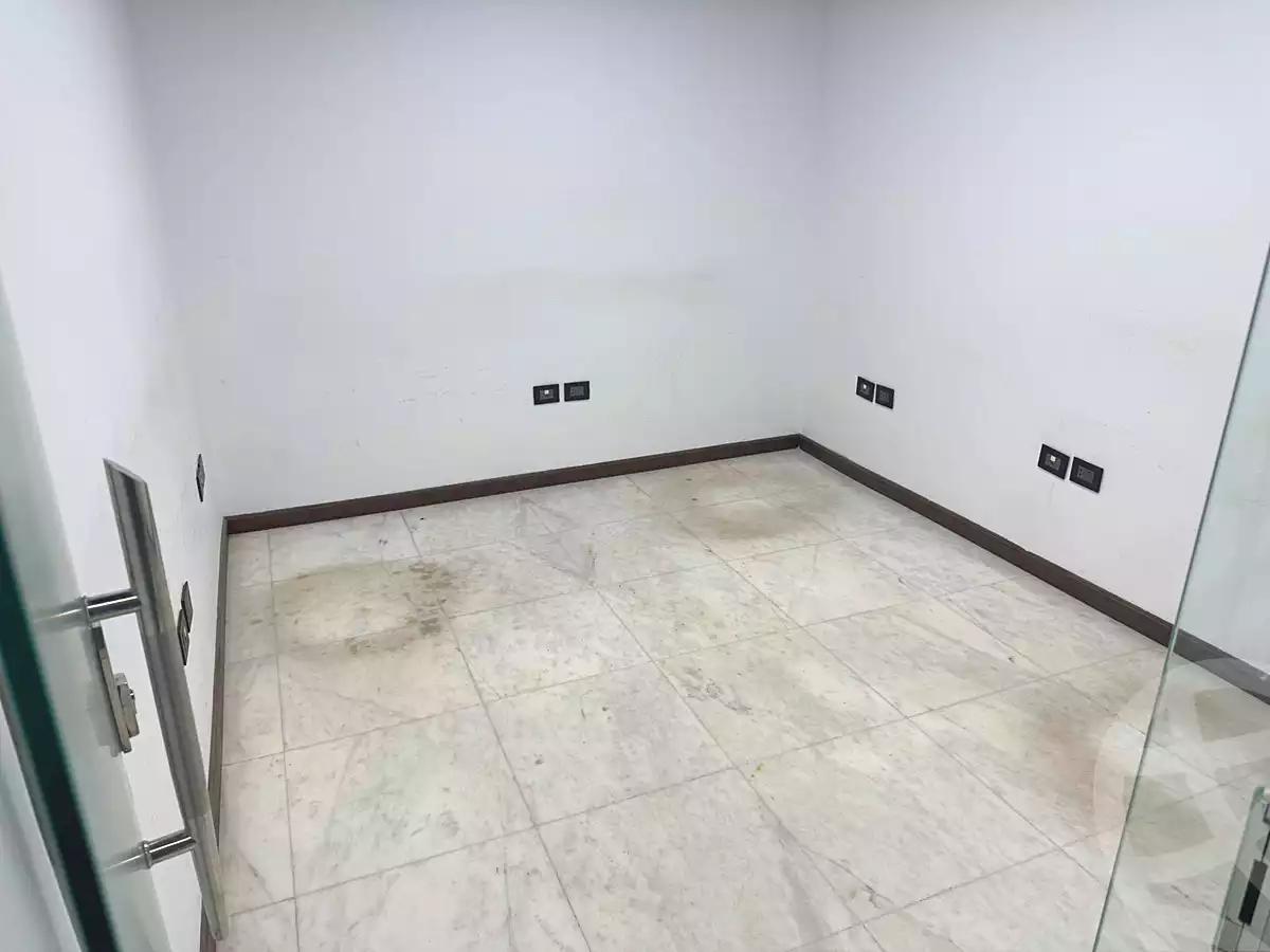 https://aqarmap.com.eg/ar/listing/7135615-for-rent-cairo-new-cairo-compounds-jwr-kwmyrshyl-kwmblks-makeplace