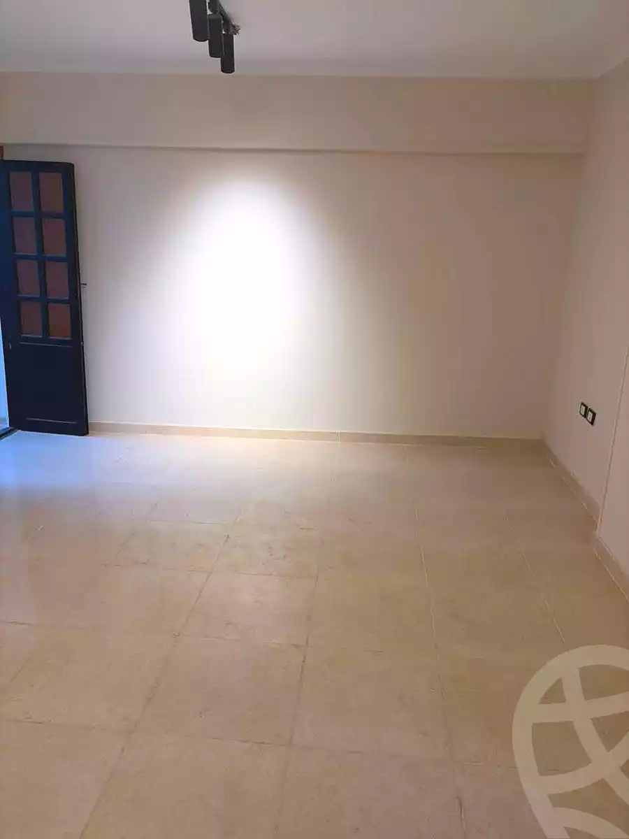https://aqarmap.com.eg/ar/listing/7136716-for-sale-cairo-helwan-helwan-el-sharkeya-mostafa-safwat-st