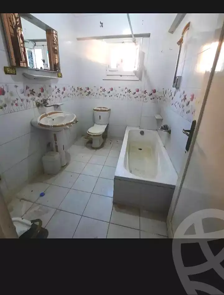 https://aqarmap.com.eg/ar/listing/7138985-for-sale-alexandria-al-agamy-el-hanouvel-al-asdakaa-st
