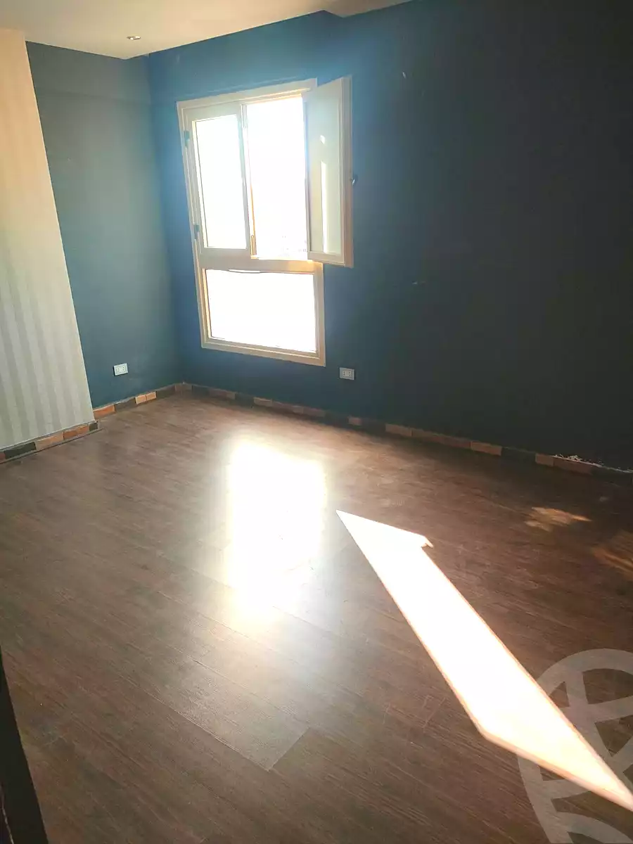 https://aqarmap.com.eg/ar/listing/7140765-for-rent-alexandria-zezenia-ibrahim-el-attar-st