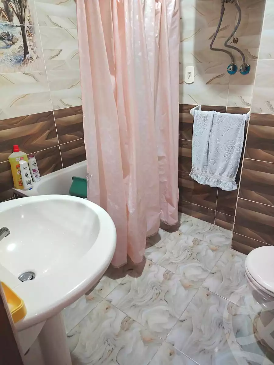 https://aqarmap.com.eg/en/listing/7140865-for-sale-cairo-ain-shams-ahmed-esmat-st