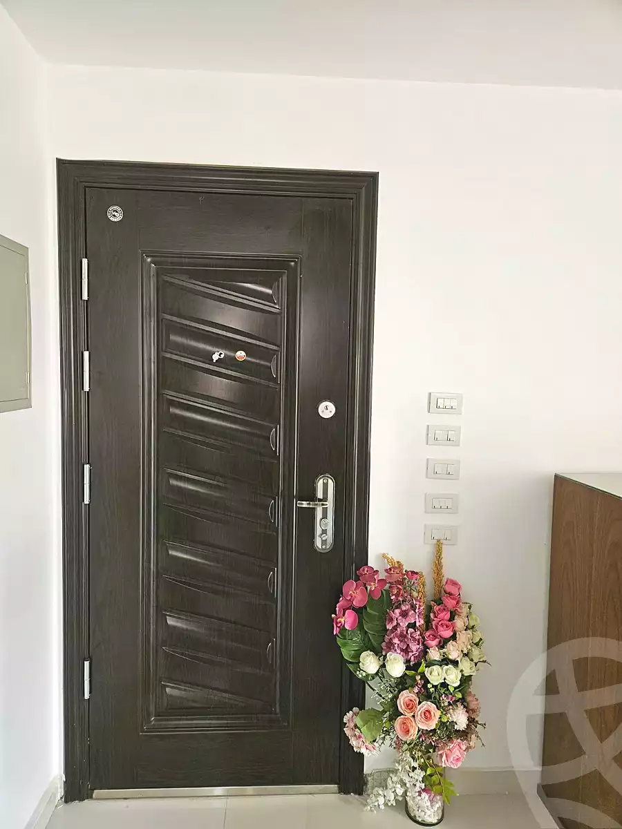 https://aqarmap.com.eg/ar/listing/7141117-for-sale-cairo-el-sheikh-zayed-city-el-hay-elthamen-area-1