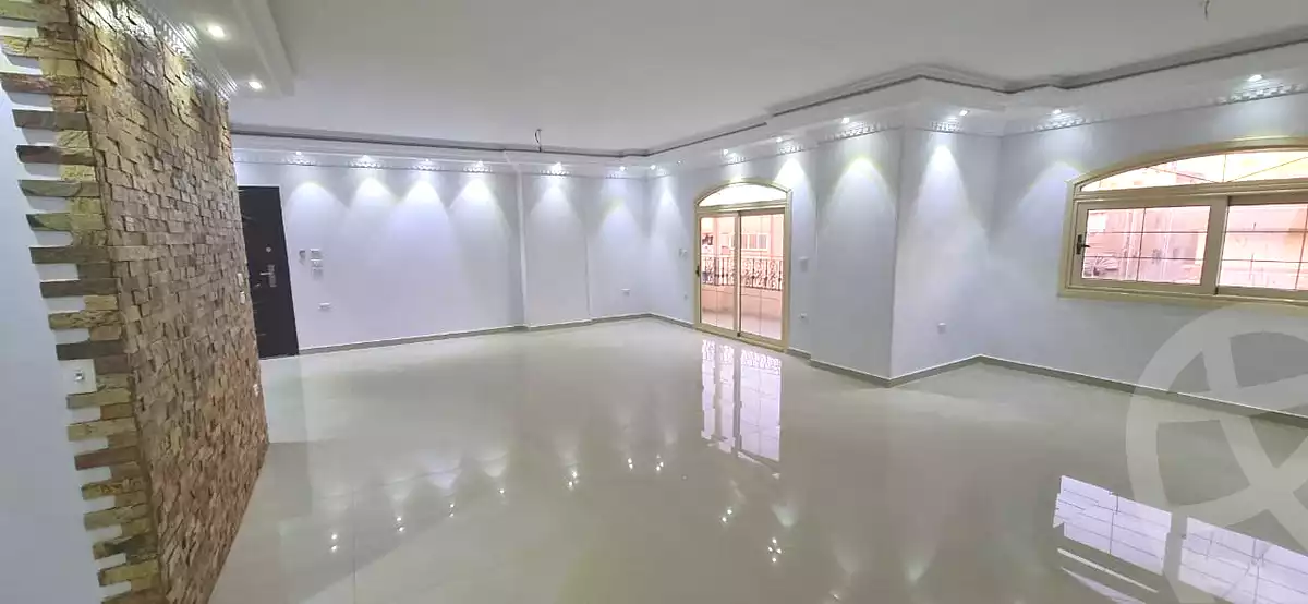 https://aqarmap.com.eg/ar/listing/7141496-for-sale-cairo-6th-of-october-el-ahyaa-neighborhood-3rd-al-hay-al-thalith-st