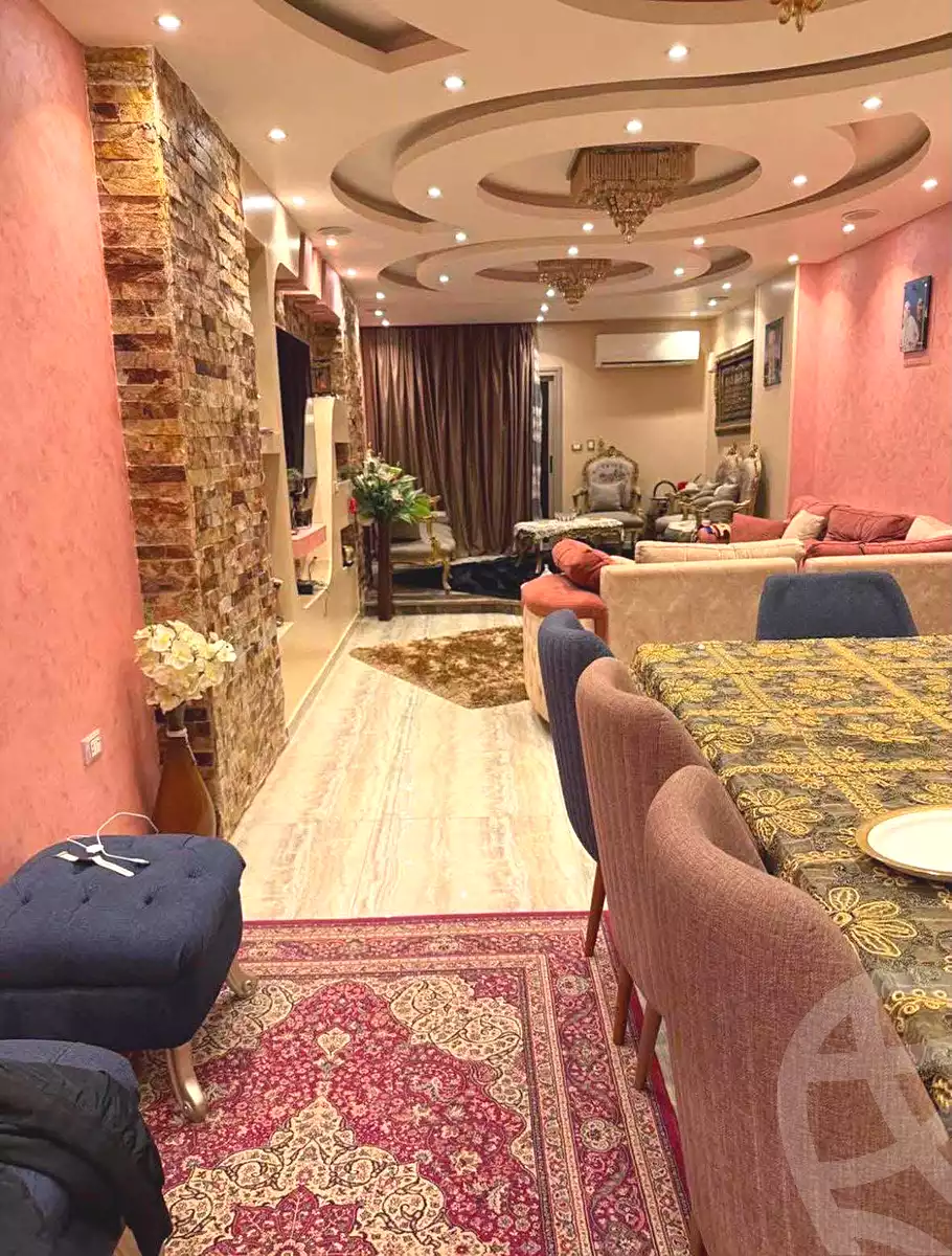 https://aqarmap.com.eg/en/listing/7141660-for-sale-cairo-helwan-helwan-el-sharkeya-heidar-st