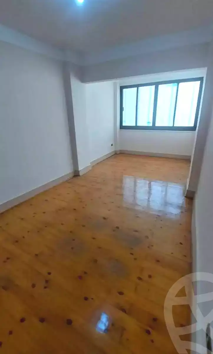 https://aqarmap.com.eg/ar/listing/7142191-for-rent-alexandria-miami-shr-jml-bd-lnsr
