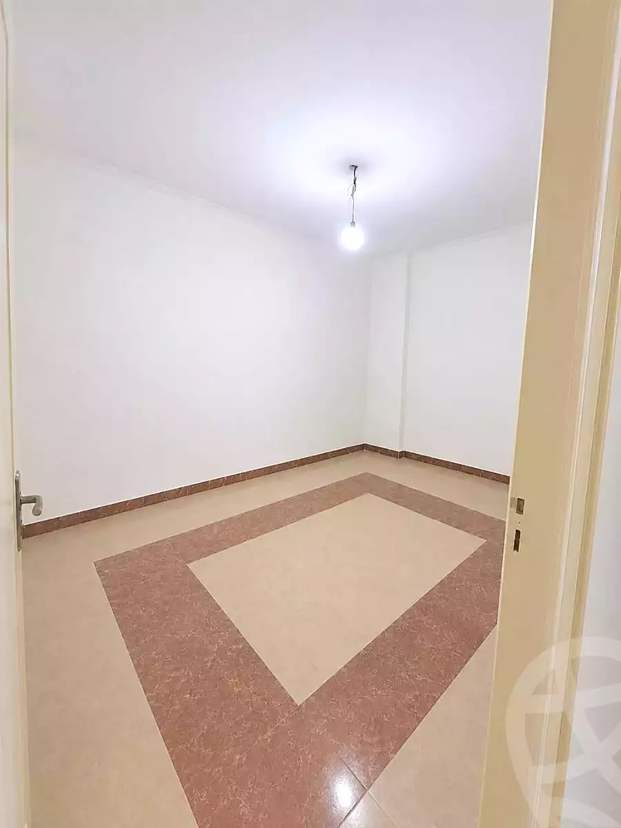 https://aqarmap.com.eg/ar/listing/7143829-for-sale-alexandria-sydy-bshr-sydy-bshr-bhry-gamal-abd-el-nasir-st